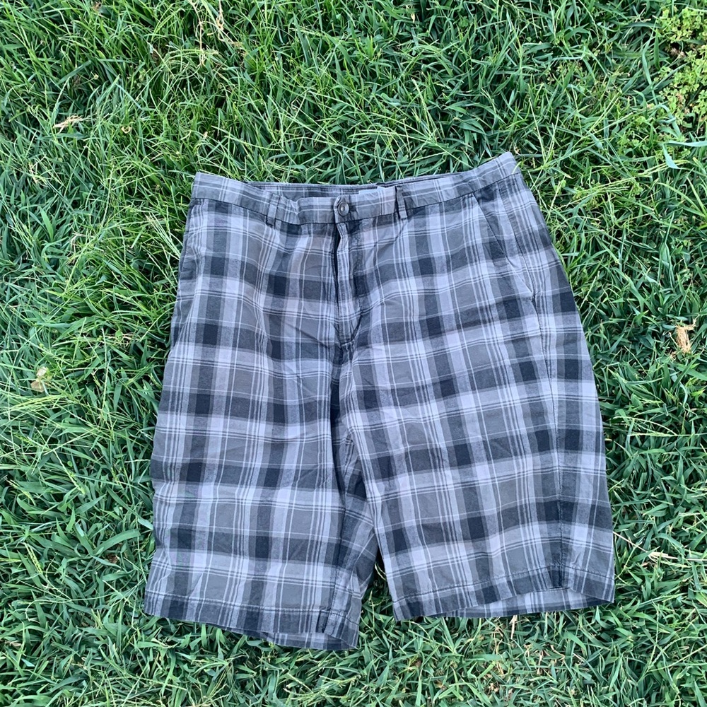 MENS CALVIN KLEIN PLID SHORTS SIZE 34